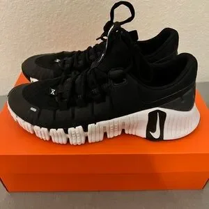 Nike Black and White Athletic Shoes